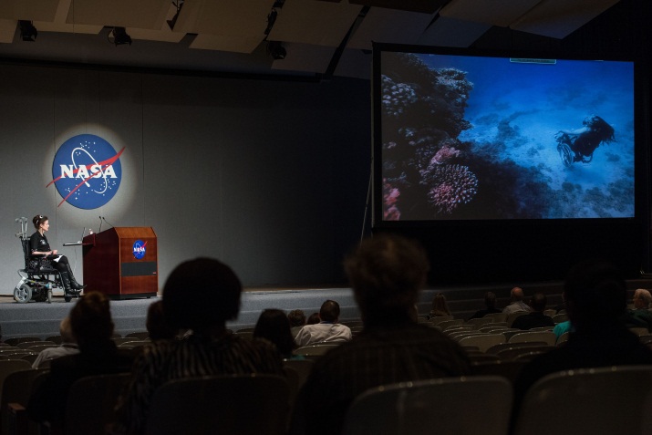 Sue Austin talks to JSC employees in the Teague auditorium on Dec. 4